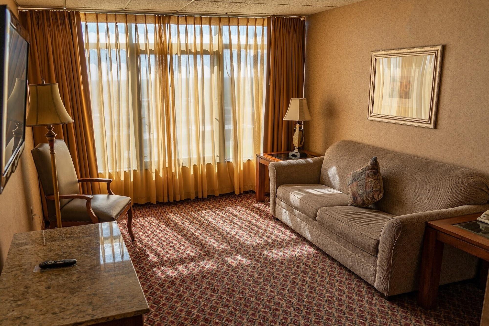 Ramada By Wyndham Topeka Downtown Hotel & Convention Center Kültér fotó
