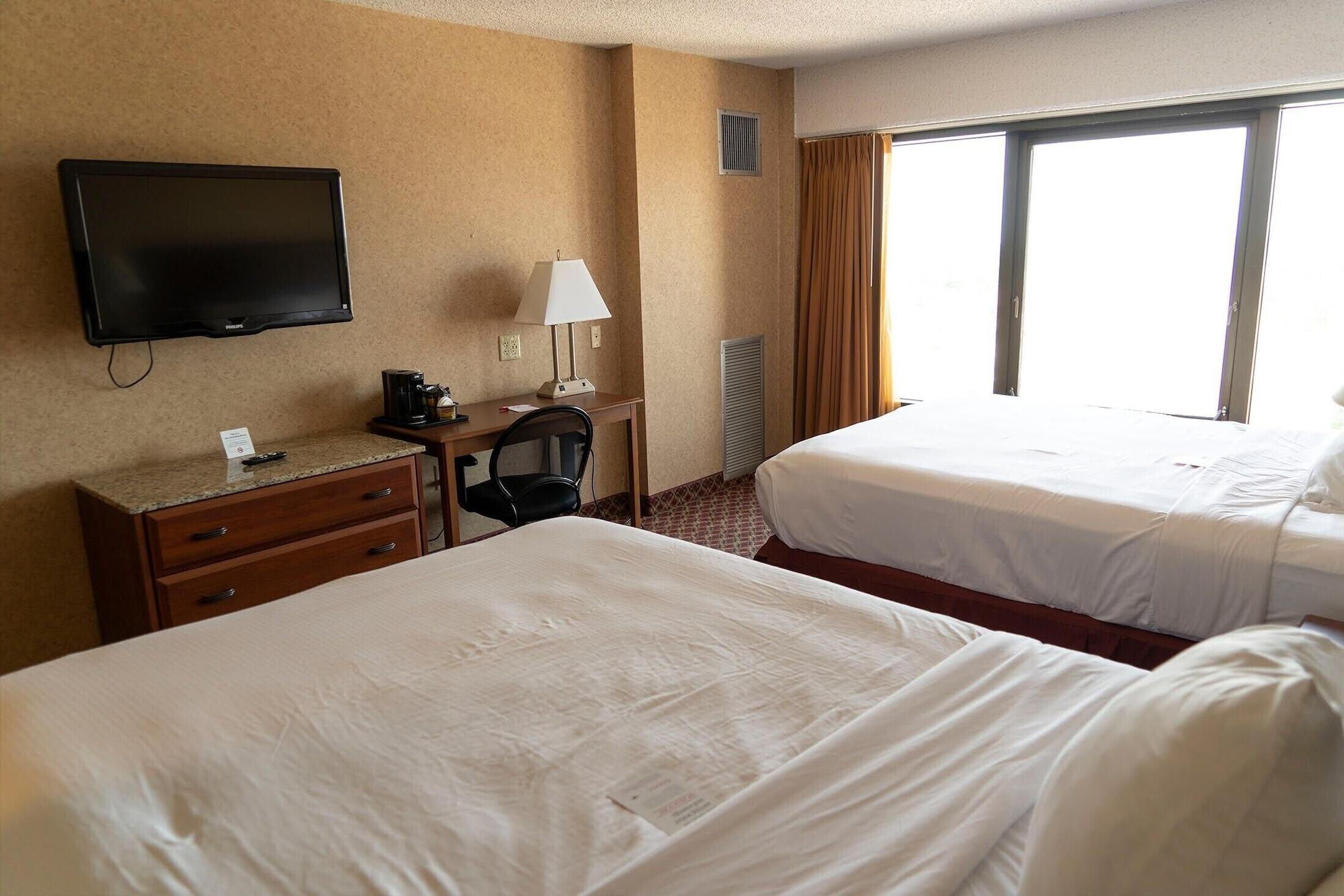 Ramada By Wyndham Topeka Downtown Hotel & Convention Center Kültér fotó