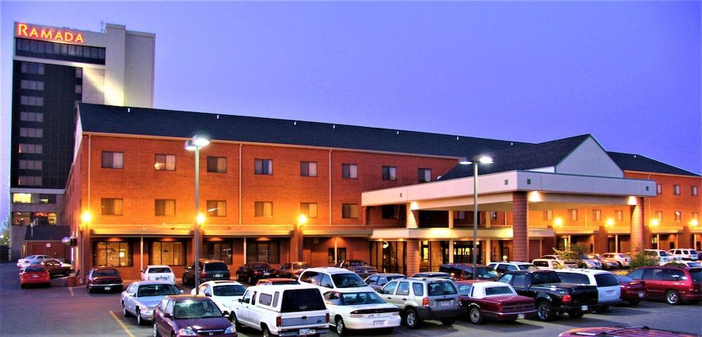 Ramada By Wyndham Topeka Downtown Hotel & Convention Center Kültér fotó
