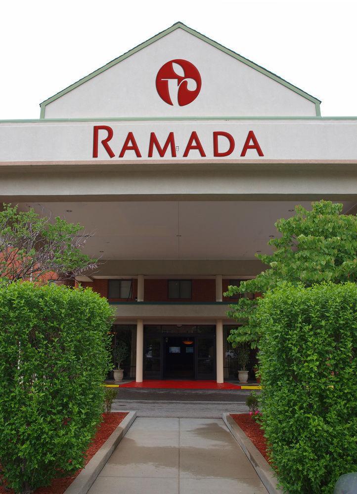 Ramada By Wyndham Topeka Downtown Hotel & Convention Center Kültér fotó