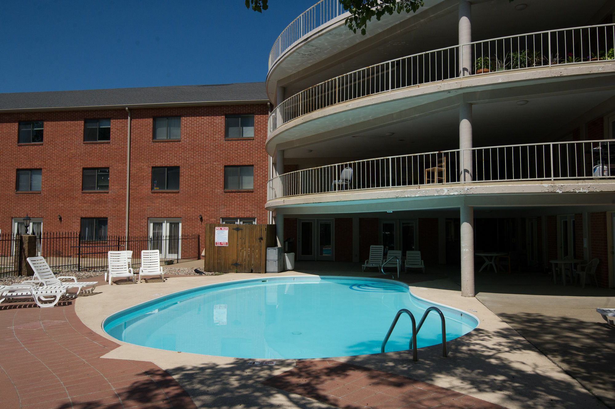 Ramada By Wyndham Topeka Downtown Hotel & Convention Center Kültér fotó