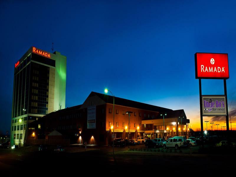 Ramada By Wyndham Topeka Downtown Hotel & Convention Center Kültér fotó